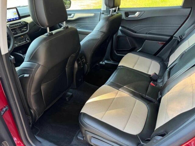 Красный Форд Эскейп, объемом двигателя 2 л и пробегом 83 тыс. км за 11999 $, фото 7 на Automoto.ua