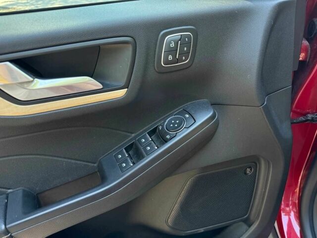 Красный Форд Эскейп, объемом двигателя 2 л и пробегом 83 тыс. км за 11999 $, фото 16 на Automoto.ua