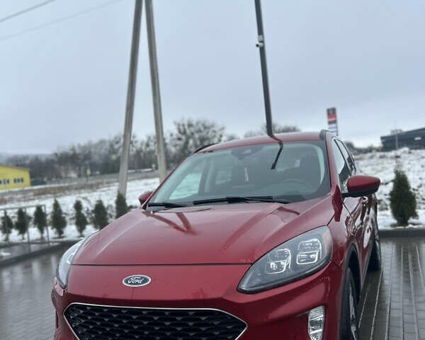 Красный Форд Эскейп, объемом двигателя 2 л и пробегом 80 тыс. км за 21500 $, фото 2 на Automoto.ua