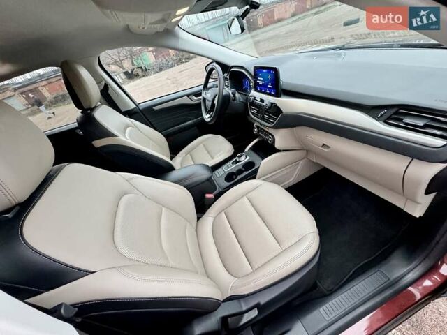 Красный Форд Эскейп, объемом двигателя 1.5 л и пробегом 14 тыс. км за 17900 $, фото 18 на Automoto.ua