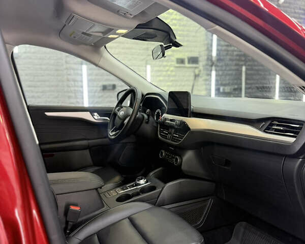 Червоний Форд Ескейп, об'ємом двигуна 1.5 л та пробігом 35 тис. км за 19300 $, фото 10 на Automoto.ua