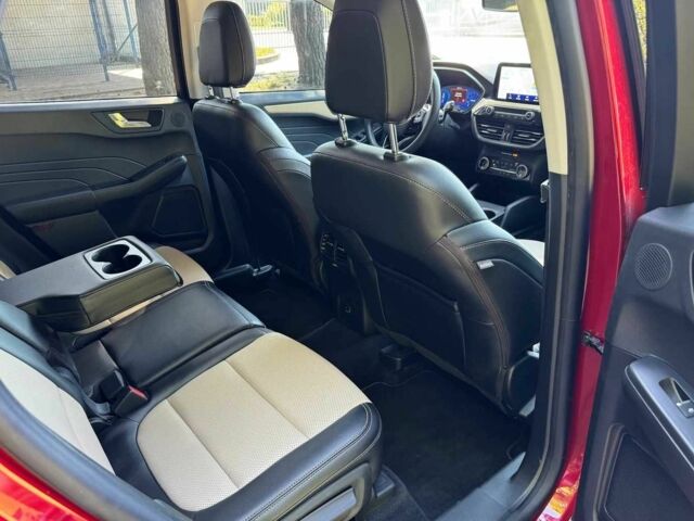 Красный Форд Эскейп, объемом двигателя 2 л и пробегом 83 тыс. км за 11999 $, фото 11 на Automoto.ua