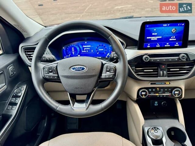 Красный Форд Эскейп, объемом двигателя 1.5 л и пробегом 14 тыс. км за 17900 $, фото 16 на Automoto.ua