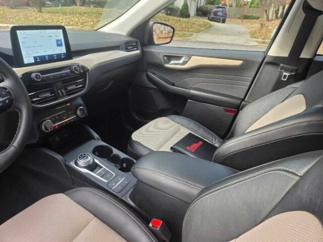 Червоний Форд Ескейп, об'ємом двигуна 2 л та пробігом 14 тис. км за 11300 $, фото 9 на Automoto.ua