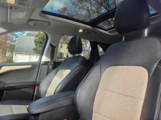 Червоний Форд Ескейп, об'ємом двигуна 2 л та пробігом 14 тис. км за 11300 $, фото 10 на Automoto.ua