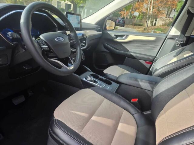 Червоний Форд Ескейп, об'ємом двигуна 2 л та пробігом 14 тис. км за 11300 $, фото 8 на Automoto.ua