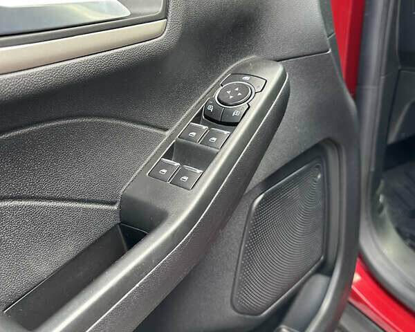 Червоний Форд Ескейп, об'ємом двигуна 2 л та пробігом 49 тис. км за 21000 $, фото 6 на Automoto.ua