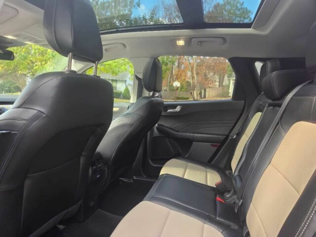 Червоний Форд Ескейп, об'ємом двигуна 2 л та пробігом 14 тис. км за 11300 $, фото 11 на Automoto.ua