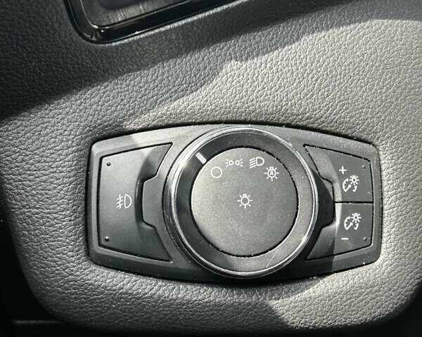 Форд Эскейп, объемом двигателя 2 л и пробегом 139 тыс. км за 12300 $, фото 16 на Automoto.ua