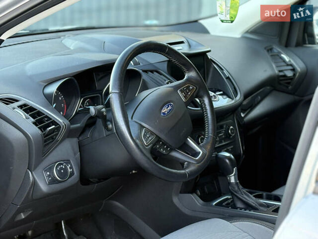 Форд Эскейп, объемом двигателя 2 л и пробегом 144 тыс. км за 13900 $, фото 17 на Automoto.ua