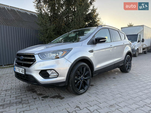 Форд Эскейп, объемом двигателя 2 л и пробегом 144 тыс. км за 13900 $, фото 3 на Automoto.ua