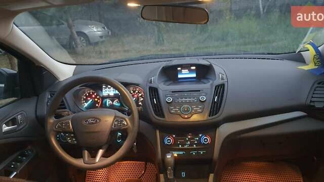 Форд Эскейп, объемом двигателя 1.5 л и пробегом 170 тыс. км за 13000 $, фото 6 на Automoto.ua