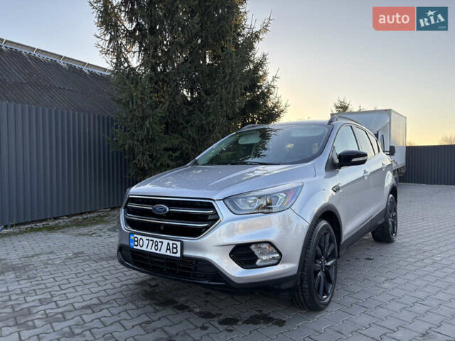 Форд Эскейп, объемом двигателя 2 л и пробегом 144 тыс. км за 13900 $, фото 2 на Automoto.ua