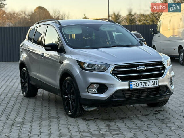 Форд Эскейп, объемом двигателя 2 л и пробегом 144 тыс. км за 13900 $, фото 11 на Automoto.ua