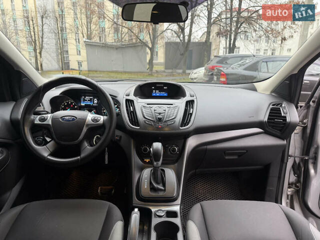 Форд Эскейп, объемом двигателя 2.5 л и пробегом 219 тыс. км за 12500 $, фото 2 на Automoto.ua