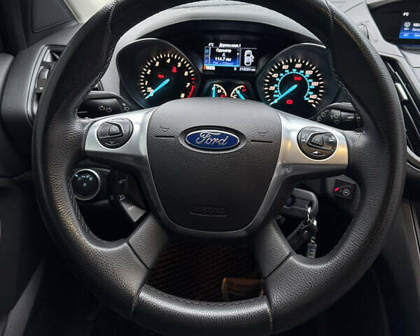 Форд Эскейп, объемом двигателя 2.5 л и пробегом 219 тыс. км за 12500 $, фото 3 на Automoto.ua