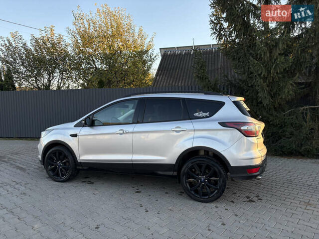 Форд Эскейп, объемом двигателя 2 л и пробегом 144 тыс. км за 13900 $, фото 4 на Automoto.ua