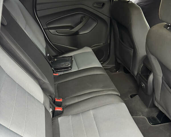 Форд Эскейп, объемом двигателя 2.5 л и пробегом 311 тыс. км за 9500 $, фото 19 на Automoto.ua