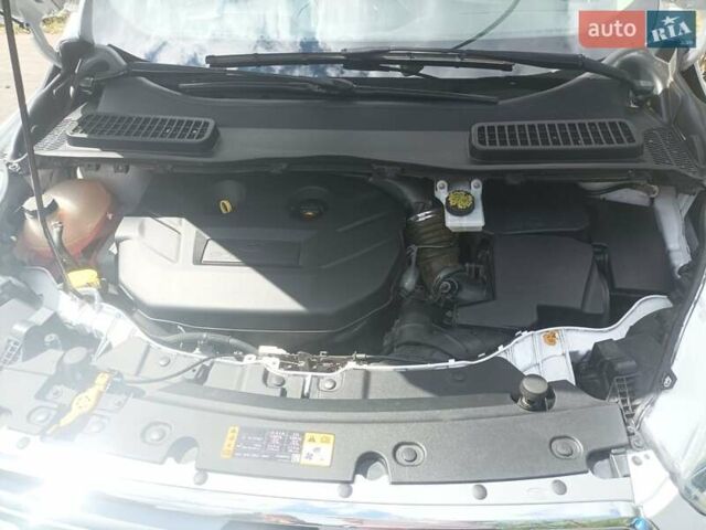 Форд Ескейп, об'ємом двигуна 2 л та пробігом 122 тис. км за 12900 $, фото 8 на Automoto.ua