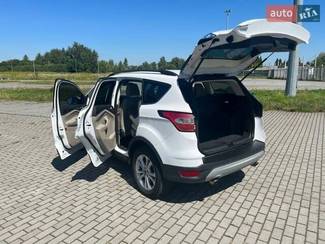 Форд Эскейп, объемом двигателя 1.5 л и пробегом 181 тыс. км за 13500 $, фото 4 на Automoto.ua