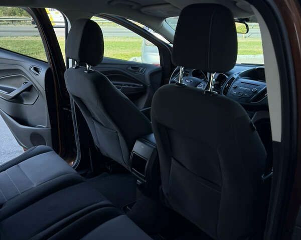 Форд Эскейп, объемом двигателя 2.5 л и пробегом 120 тыс. км за 12500 $, фото 11 на Automoto.ua