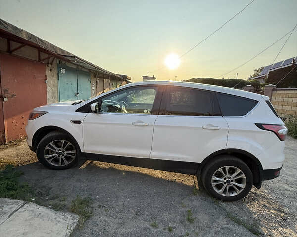 Форд Эскейп, объемом двигателя 2 л и пробегом 65 тыс. км за 12000 $, фото 3 на Automoto.ua