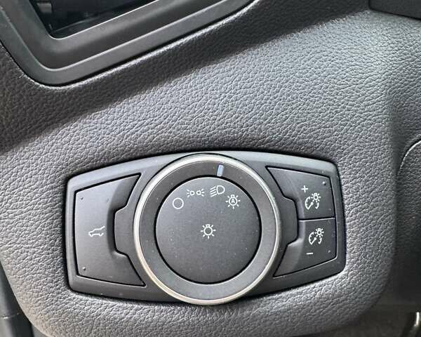 Форд Эскейп, объемом двигателя 2.5 л и пробегом 132 тыс. км за 14000 $, фото 19 на Automoto.ua