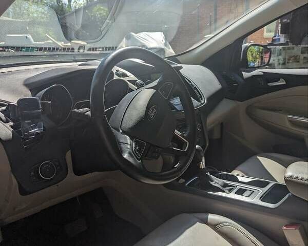 Форд Эскейп, объемом двигателя 2 л и пробегом 129 тыс. км за 13200 $, фото 12 на Automoto.ua
