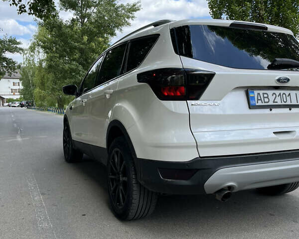 Форд Эскейп, объемом двигателя 2 л и пробегом 124 тыс. км за 14300 $, фото 5 на Automoto.ua