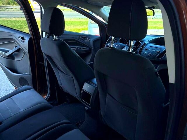 Форд Эскейп, объемом двигателя 2.5 л и пробегом 125 тыс. км за 12499 $, фото 5 на Automoto.ua