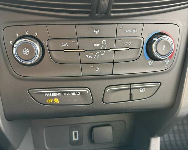 Форд Эскейп, объемом двигателя 2.5 л и пробегом 132 тыс. км за 14000 $, фото 25 на Automoto.ua