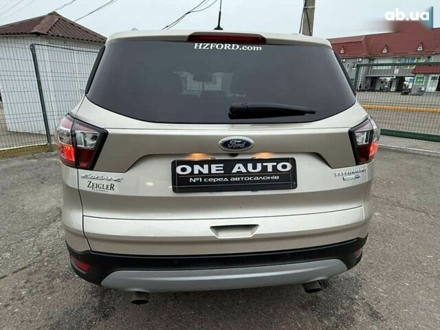 Форд Эскейп, объемом двигателя 2 л и пробегом 128 тыс. км за 15990 $, фото 4 на Automoto.ua