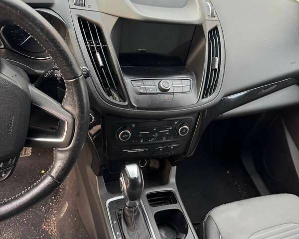 Форд Эскейп, объемом двигателя 1.5 л и пробегом 266 тыс. км за 9500 $, фото 14 на Automoto.ua