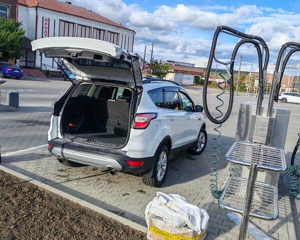 Форд Эскейп 2018 в Ладыжин на Automoto.ua Форд Эскейп, объемом двигателя 1.5 л и пробегом 160 тыс. км за 13200 $, фото 7 на Automoto.ua