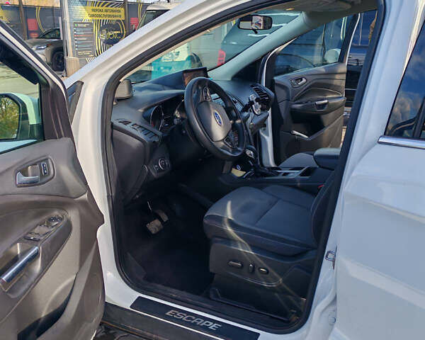 Форд Эскейп 2018 в Ладыжин на Automoto.ua Форд Эскейп, объемом двигателя 1.5 л и пробегом 160 тыс. км за 13200 $, фото 12 на Automoto.ua