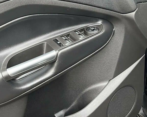 Форд Ескейп, об'ємом двигуна 2 л та пробігом 147 тис. км за 16900 $, фото 26 на Automoto.ua