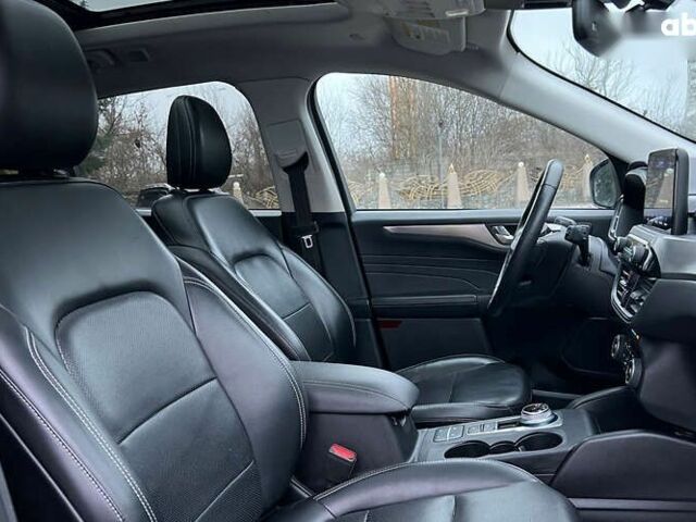 Форд Эскейп, объемом двигателя 2 л и пробегом 134 тыс. км за 18900 $, фото 22 на Automoto.ua