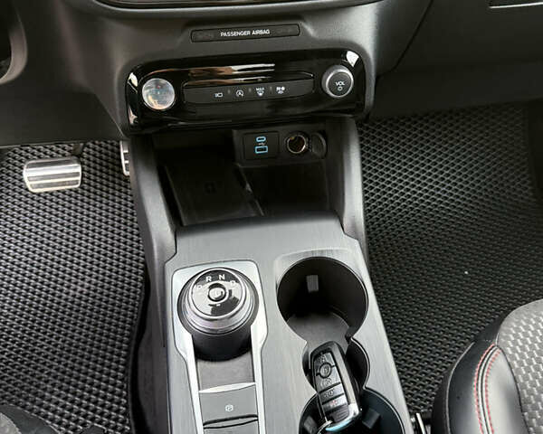 Форд Эскейп, объемом двигателя 2 л и пробегом 27 тыс. км за 23500 $, фото 25 на Automoto.ua