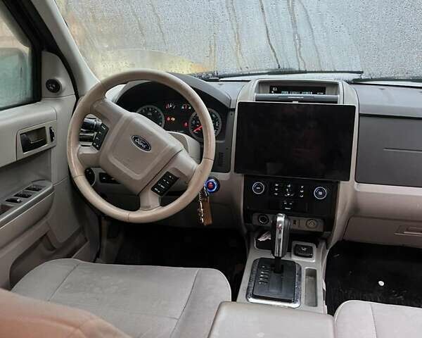 Желтый Форд Эскейп, объемом двигателя 2.5 л и пробегом 226 тыс. км за 4999 $, фото 11 на Automoto.ua