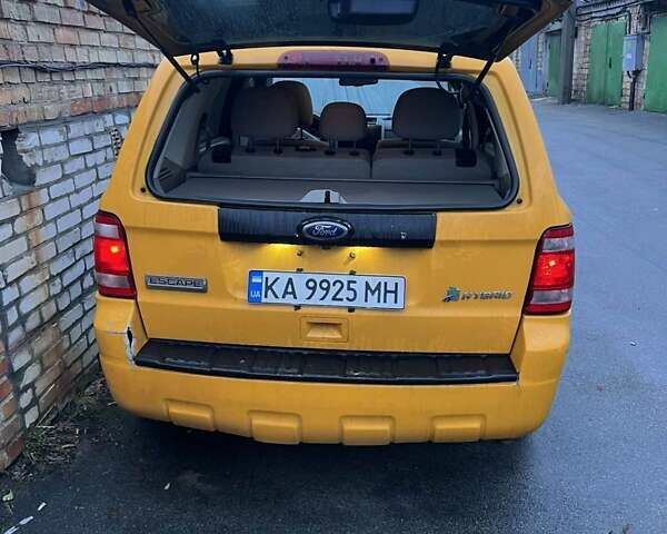 Желтый Форд Эскейп, объемом двигателя 2.5 л и пробегом 226 тыс. км за 4999 $, фото 8 на Automoto.ua