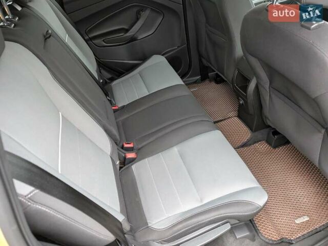 Желтый Форд Эскейп, объемом двигателя 1.6 л и пробегом 191 тыс. км за 8550 $, фото 32 на Automoto.ua