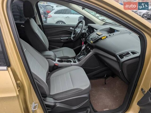 Желтый Форд Эскейп, объемом двигателя 1.6 л и пробегом 191 тыс. км за 8550 $, фото 38 на Automoto.ua