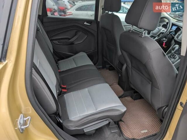 Желтый Форд Эскейп, объемом двигателя 1.6 л и пробегом 191 тыс. км за 8550 $, фото 31 на Automoto.ua