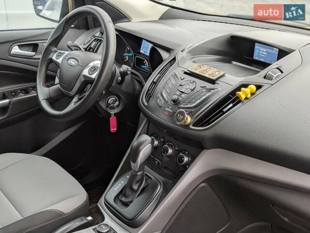 Желтый Форд Эскейп, объемом двигателя 1.6 л и пробегом 191 тыс. км за 8550 $, фото 41 на Automoto.ua