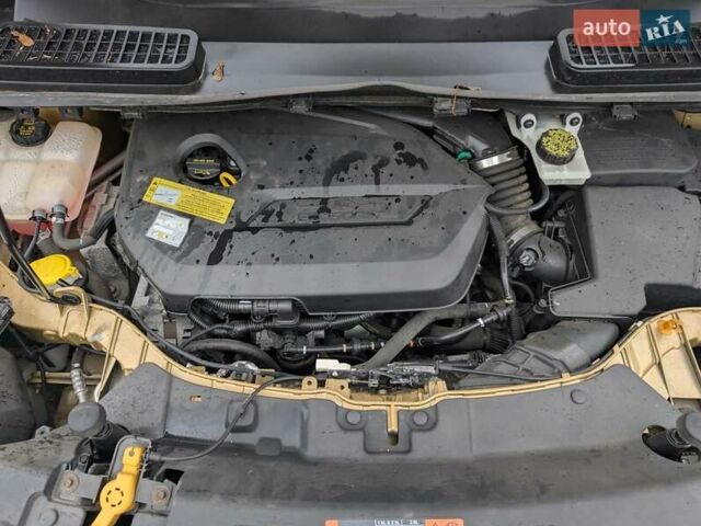 Желтый Форд Эскейп, объемом двигателя 1.6 л и пробегом 191 тыс. км за 8550 $, фото 50 на Automoto.ua