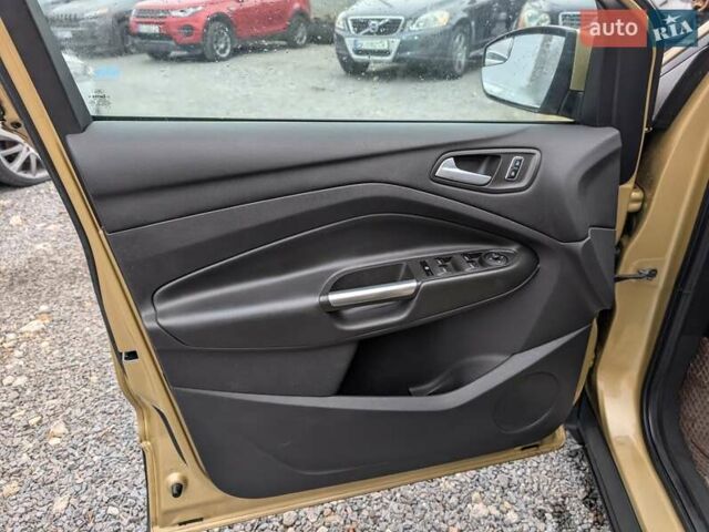 Желтый Форд Эскейп, объемом двигателя 1.6 л и пробегом 191 тыс. км за 8550 $, фото 22 на Automoto.ua