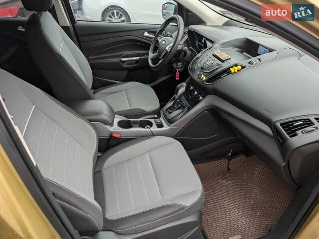 Желтый Форд Эскейп, объемом двигателя 1.6 л и пробегом 191 тыс. км за 8550 $, фото 42 на Automoto.ua