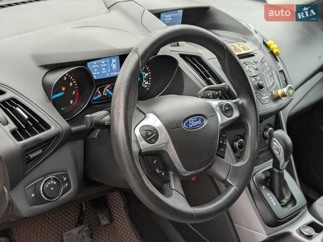 Желтый Форд Эскейп, объемом двигателя 1.6 л и пробегом 191 тыс. км за 8550 $, фото 26 на Automoto.ua