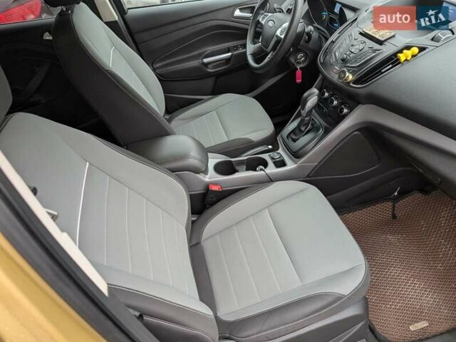 Желтый Форд Эскейп, объемом двигателя 1.6 л и пробегом 191 тыс. км за 8550 $, фото 39 на Automoto.ua