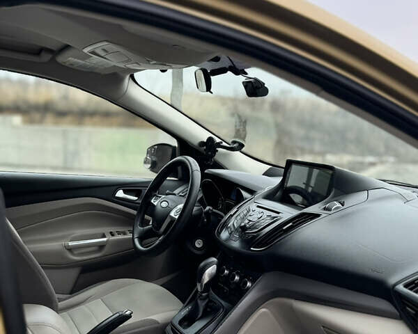 Жовтий Форд Ескейп, об'ємом двигуна 1.6 л та пробігом 272 тис. км за 9800 $, фото 9 на Automoto.ua